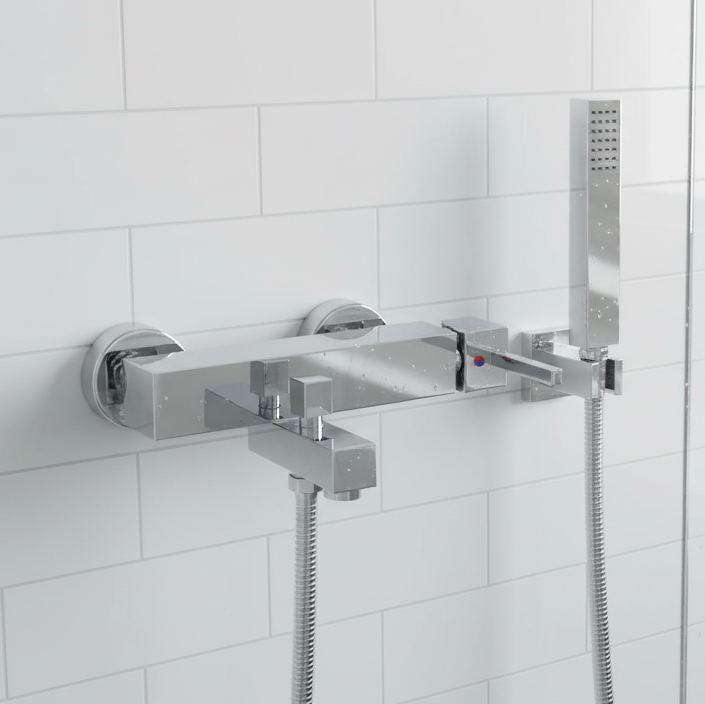 Quaranta Square Shower